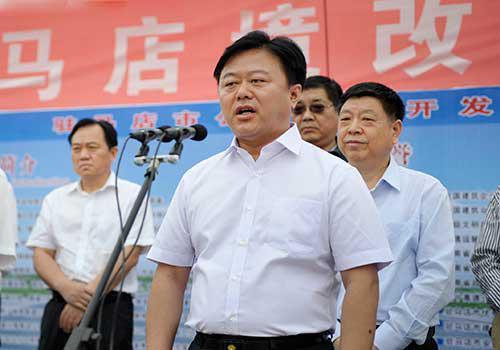 让球网压路机助力107国道扩建，驻马店市长陈星下开工令！