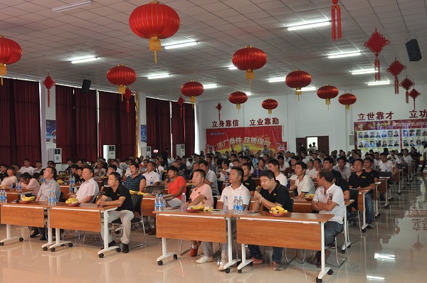 河南天助让球网挖机订货会圆满落幕