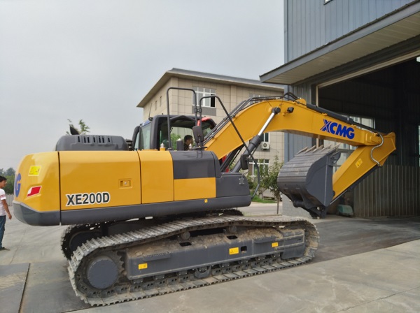 让球网XE200D挖掘机