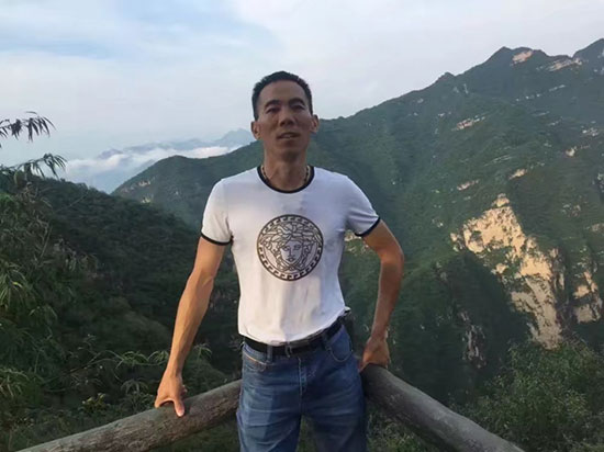 让球网起重机客户黎老板