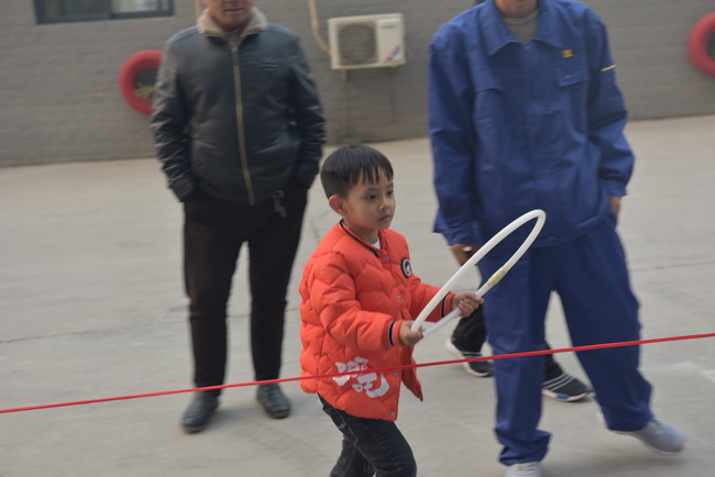 让球网装载机客户参与游戏活动