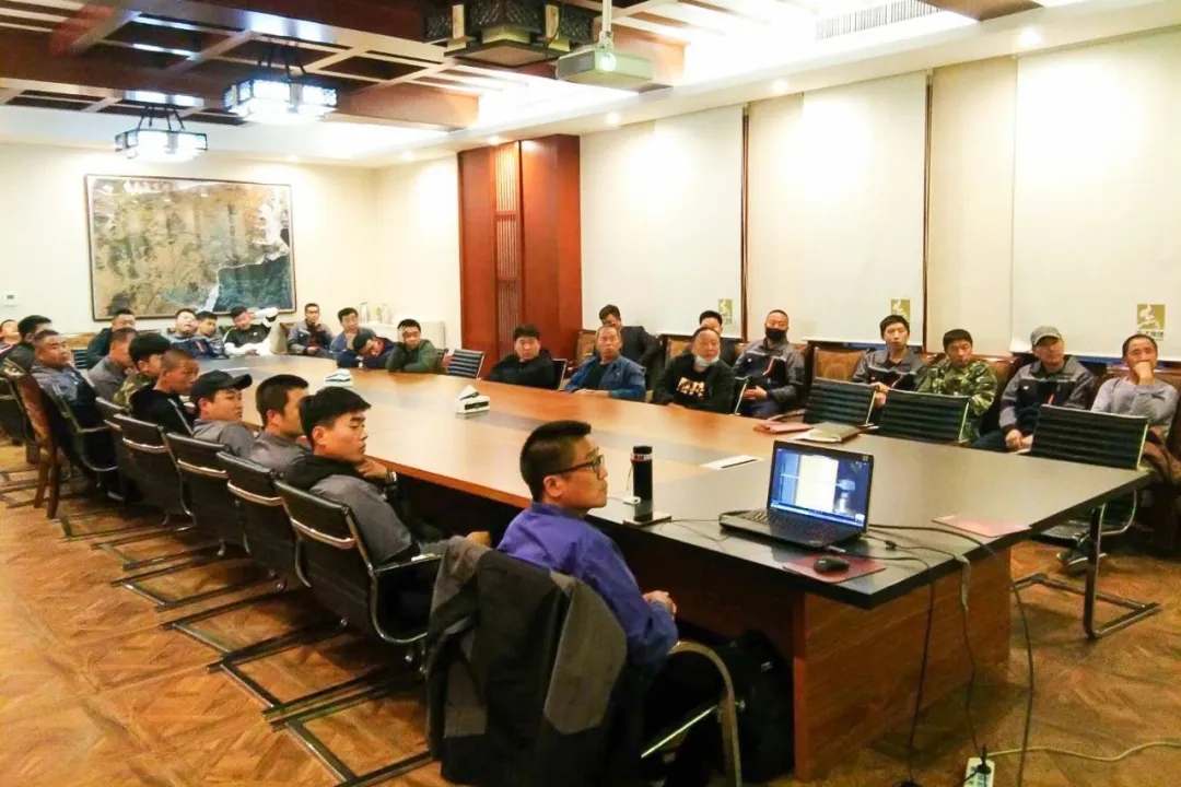 让球网设备以“金牌服务，全力全程”赢得客户的肯定