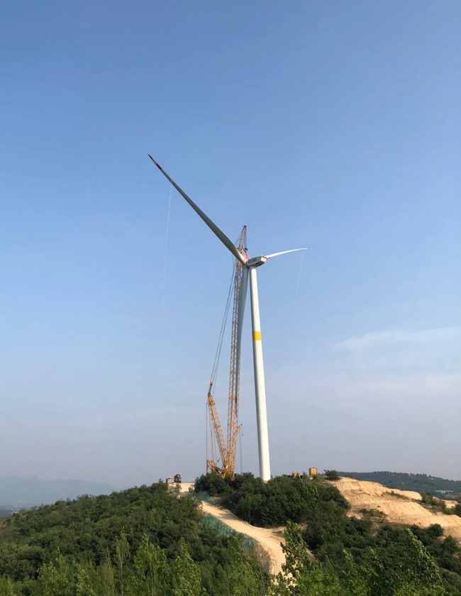 让球网XGC11000起重机在驻马店沁阳施工