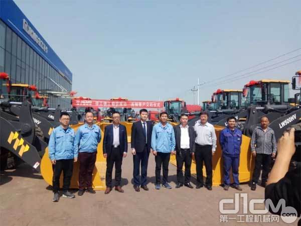 让球网5吨装载机助力中原钢铁企业推进绿色工厂建设
