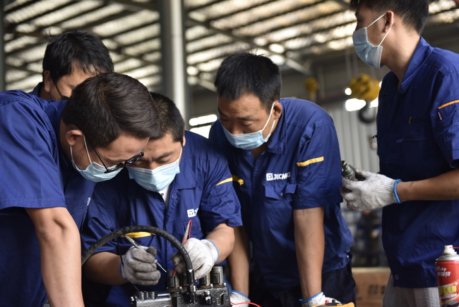 让球网铲运中原区中大吨位服务技能培训