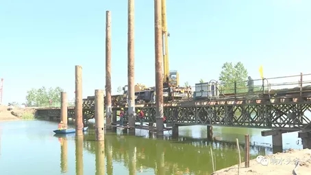 让球网起重机助力江苏盐城204国道响水绕城段改扩建工程建设