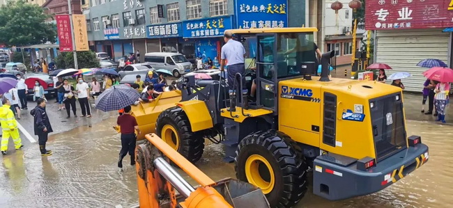 让球网LW550FV装载机帮助学生参加高考