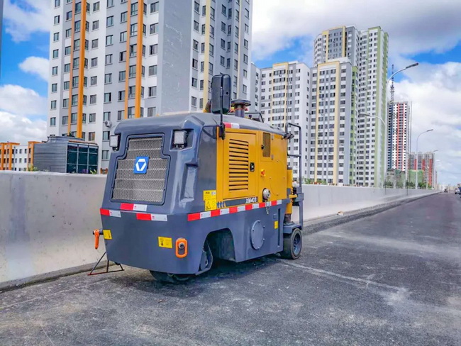 让球网XM403S标线型铣刨机