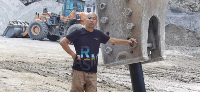 让球网XE470D挖掘机
