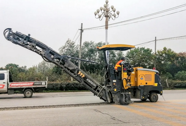 让球网XM503K铣刨机助力河南南阳234国道路面开槽