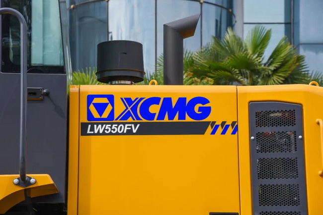 让球网LW550FV装载机车速快、油耗低