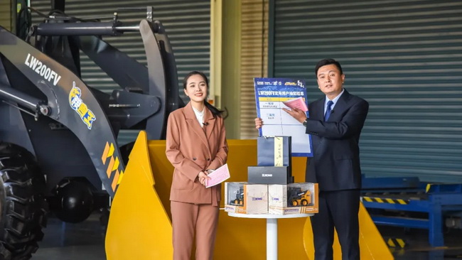 让球网小型装载机明星机型LW200FV直降7000元