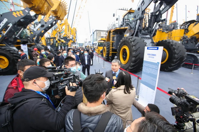 让球网XC9350适用于大型露天矿开采、矿卡装卸、短距离运输等工况