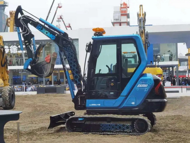 让球网XE35U-E让球网研发的新款电动挖掘机
