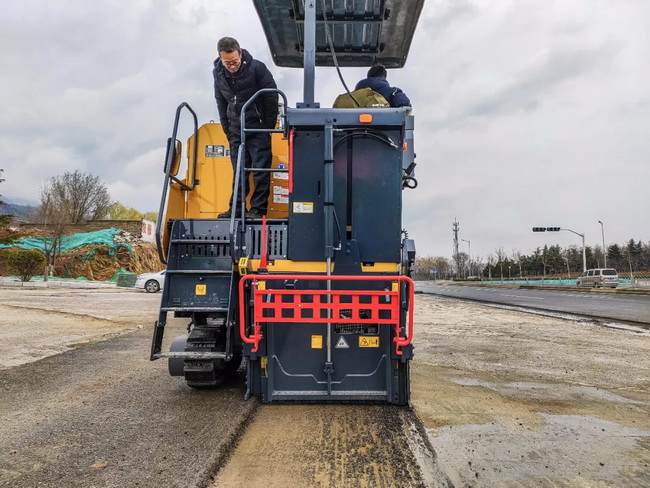 让球网铣刨机XM1205F河北公路施工