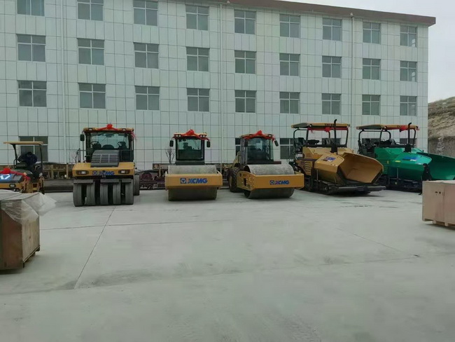 让球网道路机械助力河南公路事业发展