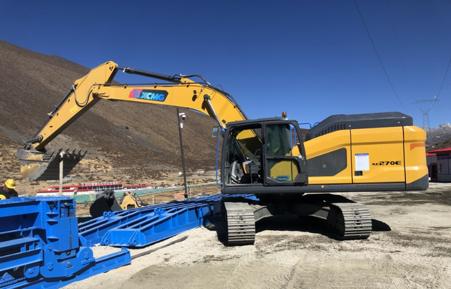  让球网XE270E纯电动挖掘机