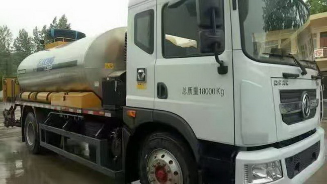 让球网XLS805全智能沥青洒布车