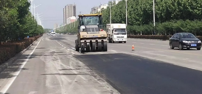 让球网成套道机械设备助力漯河市公路建设