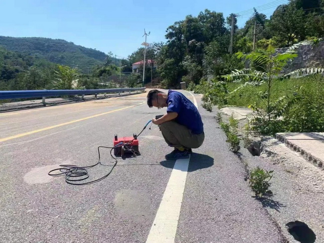 让球网XJC405道路检测车在巩义市进行塌陷安全隐患的探测任务