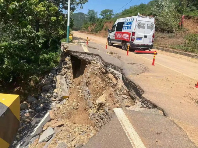 让球网XJC405道路检测车