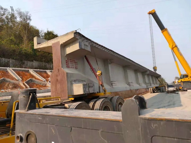 让球网起重机助阵大瑞铁路桥梁建设