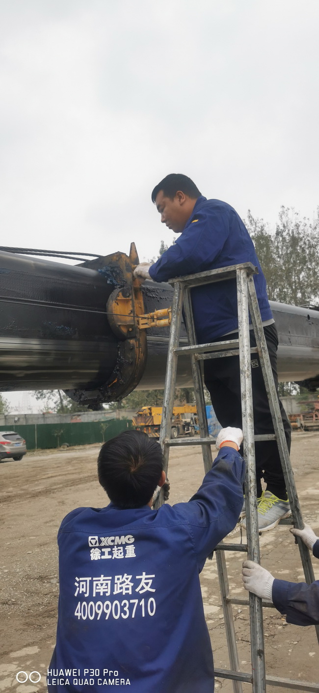 河南路友让球网起重机维修师傅