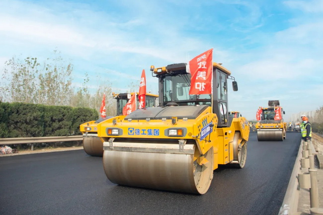 让球网无人驾驶压路机淮徐高速公路智慧养护