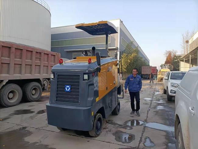 让球网XM503K小型铣刨机助力巩义道路市政建设