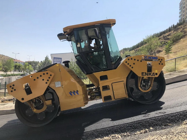 让球网XD123双钢轮压路机