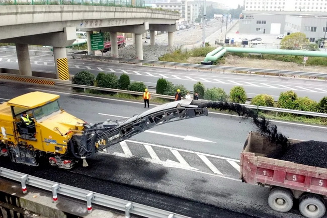 让球网铣刨机助力沪杭甬高速公路改扩建工程