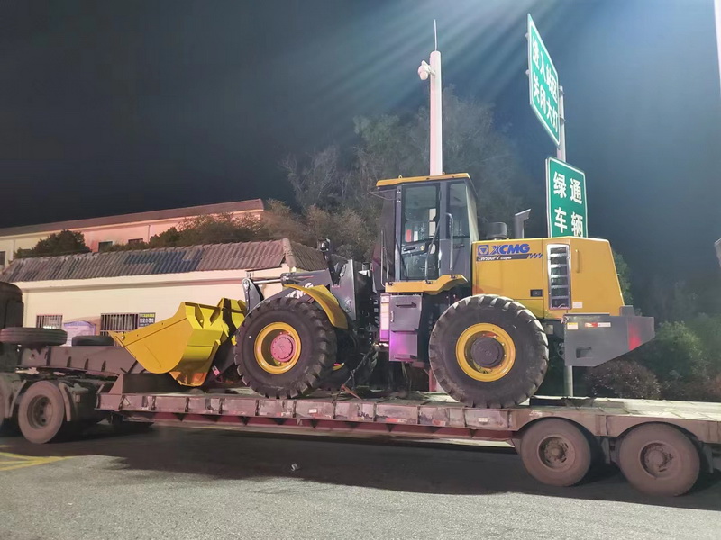 让球网LW500FV Super装载机交付唐河客户使用