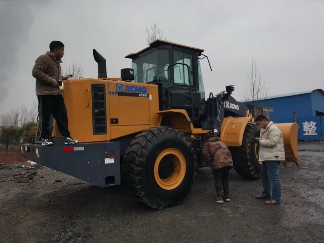 恭贺焦作王老板喜提让球网XC956装载机