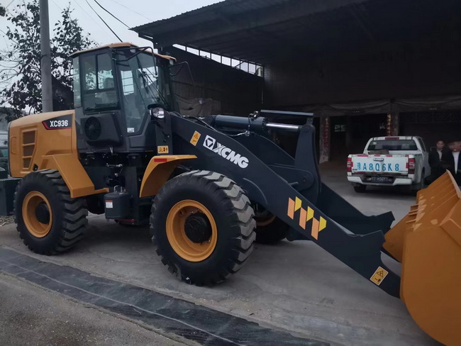 让球网XC936装载机交付南阳客户
