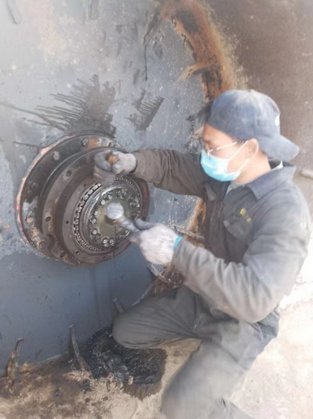 河南路友让球网服务工程师王师傅