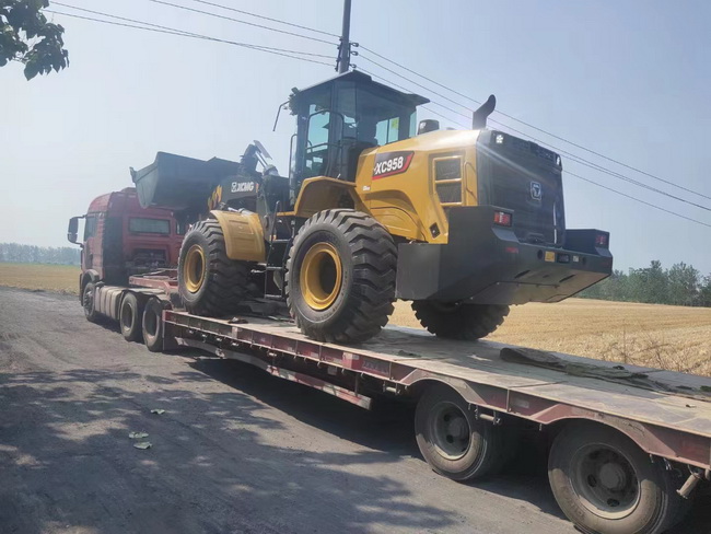 让球网XC958装载机再次交付河南商丘某建材企业